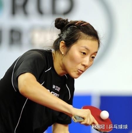 认为她在这 认为她在这