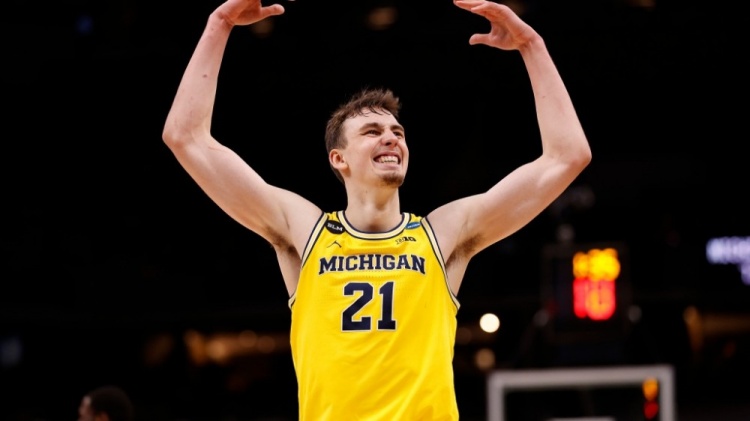 伊却用行动 伊却用行动