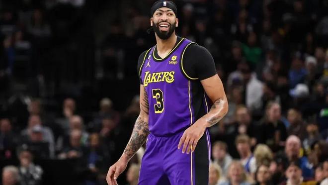 惊了整个篮 惊了整个篮